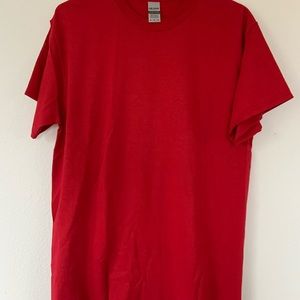Like new without tags Gildan Unisex Red Shirt
